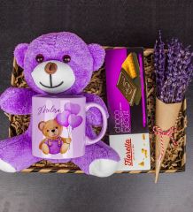 eJOYA Kişiye Özel Kupa & Choco Biscuit & Lavantalı Mor Peluş Ayı Hediye Kutusu 111779