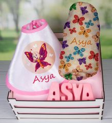 eJOYA Ahşap Sandıkta Kişiye Özel Önlük Battaniye Ve Taş İsimlik Bebek Hediye Seti 109727