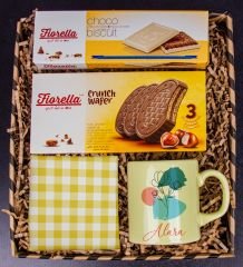eJOYA Kişiye Özel Kupa & Fındıklı Gofret & Beyaz Çikolatalı Biscuits & Amerikan Servis Hediye Kutusu 103570