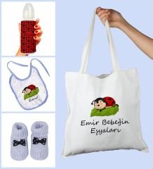 eJOYA Bebeklere Özel Çantasında Kişiye Özel Biberon Önlük Ve Patik Bebek Hediye Seti 109807