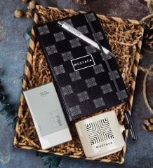eJOYA Kişiye Özel Defter Kalem & Latte Kupa & Bargello 709 Erkek Parfüm Hediye Kutusu 112635