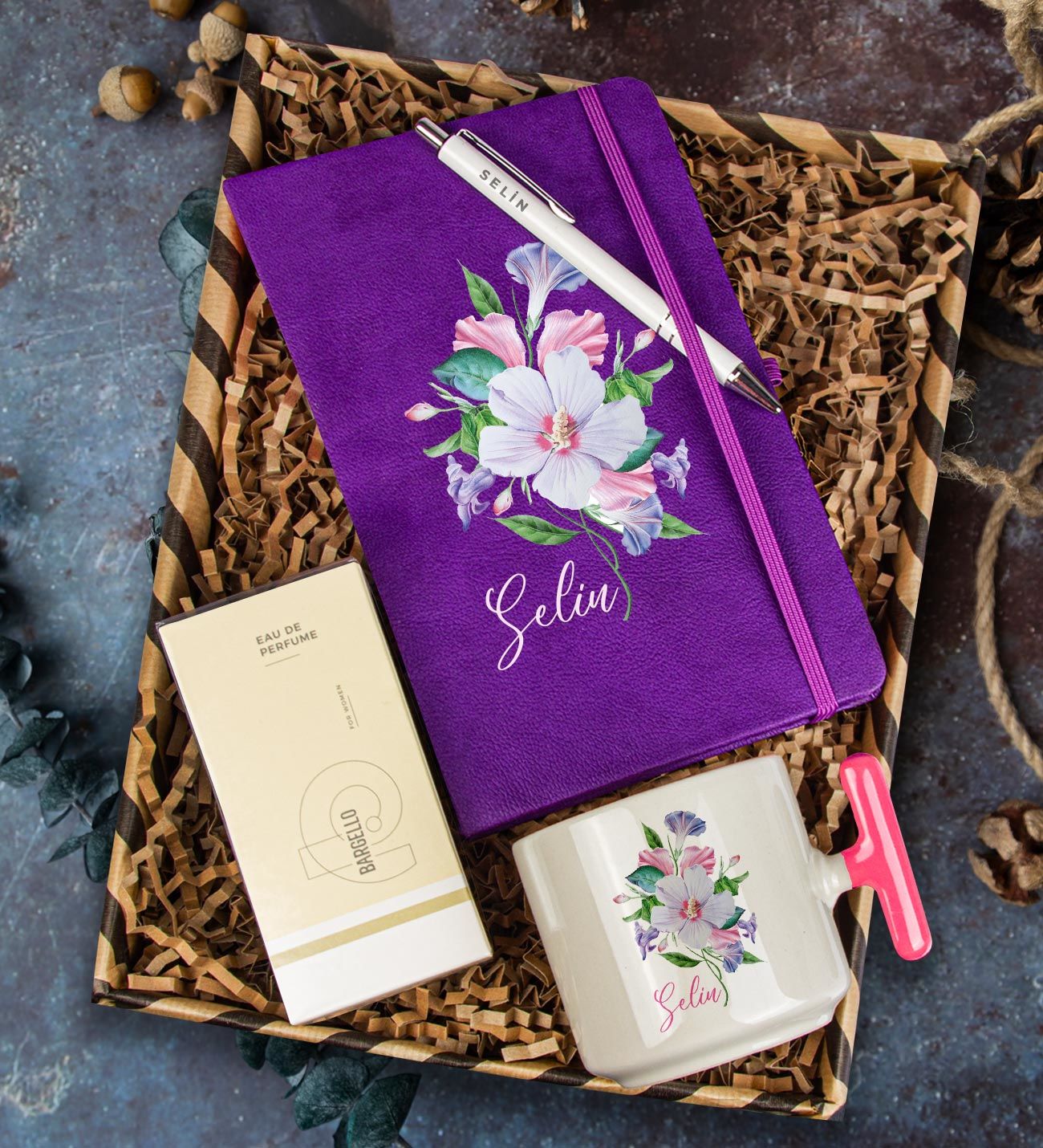 eJOYA Kişiye Özel Defter Kalem & Latte Kupa & Bargello 384 Kadın Parfüm Hediye Kutusu 112637