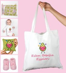 eJOYA Bebeklere Özel Çantasında Kişiye Özel Battaniye Zıbın Yastık Ve Patik Bebek Hediye Seti 109901