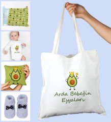 eJOYA Bebeklere Özel Çantasında Kişiye Özel Battaniye Zıbın Yastık Ve Patik Bebek Hediye Seti 109902