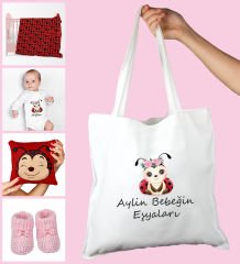 eJOYA Bebeklere Özel Çantasında Kişiye Özel Battaniye Zıbın Yastık Ve Patik Bebek Hediye Seti 109904