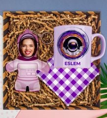 eJOYA Kişiye Özel Kupa & Bardak Altlığı & Fotoğraflı Peluş Anahtarlık Hediye Kutusu 112829