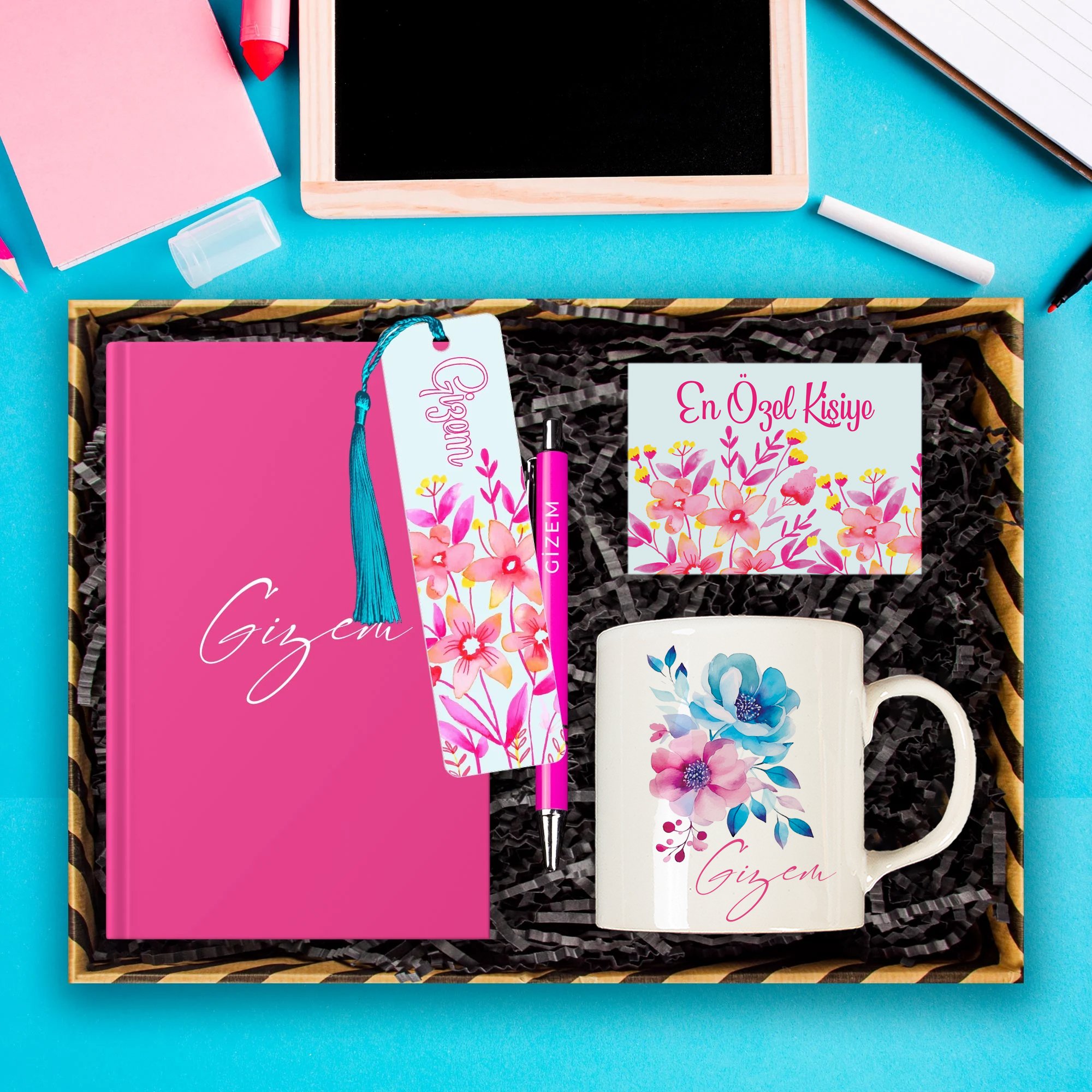 eJOYA Kişiye Özel Tasarım Defter & Kalem & Kupa & Akrilik Kitap Ayracı Hediye Kutusu 114389
