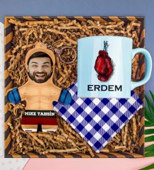 eJOYA Kişiye Özel Kupa & Bardak Altlığı & Fotoğraflı Peluş Anahtarlık Hediye Kutusu 112848