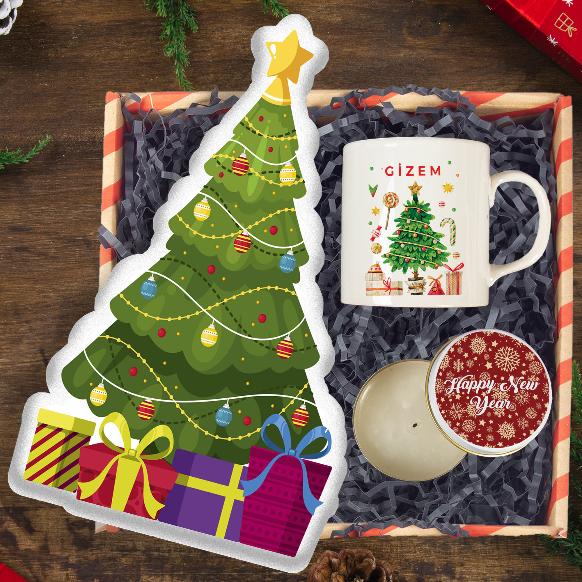 eJOYA Çam Ağacı Yastık & Kişiye Özel Kupa Bardak & Yılbaşı Mumu Yeni Yıl Hediye Kutusu 114455