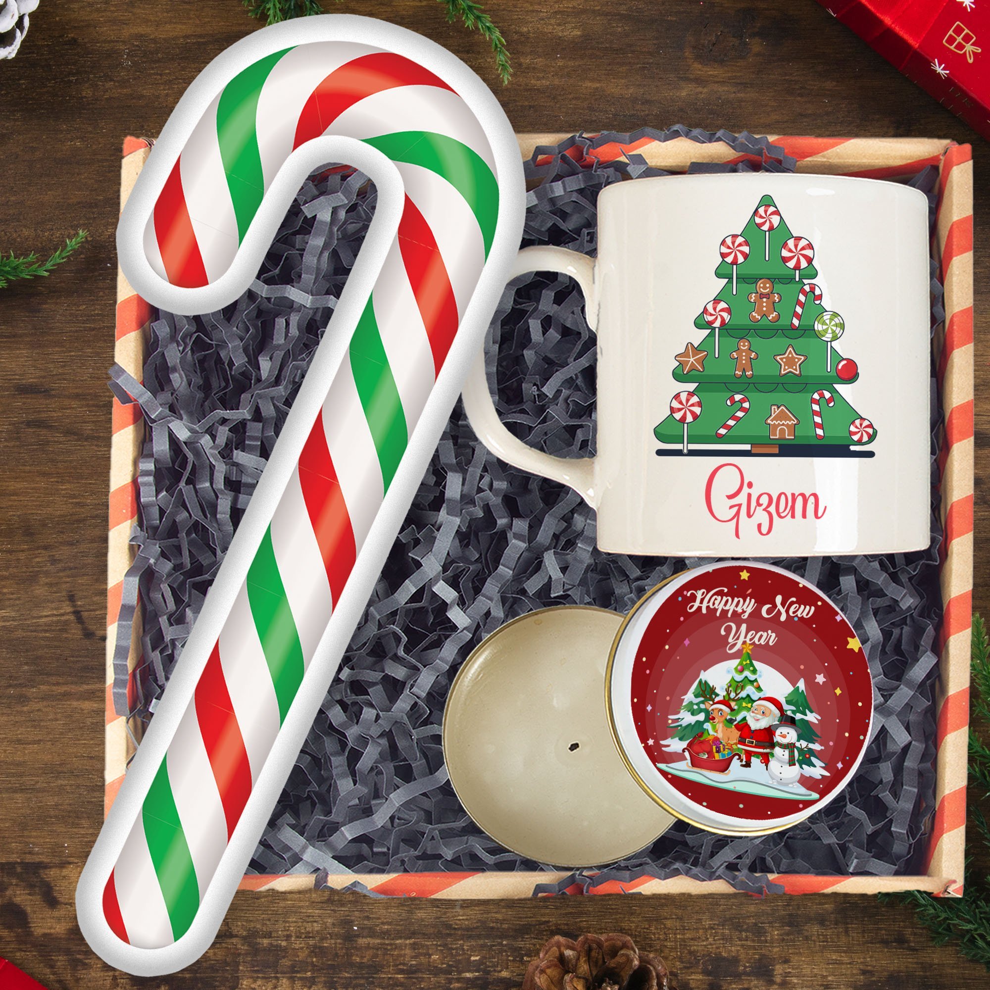 eJOYA Kişiye Özel Kupa Bardak & Baston Şeker Yastık & Yılbaşı Mumu Yeni Yıl Hediye Kutusu 116237