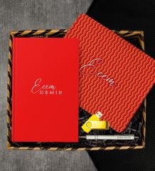 eJOYA Kişiye Özel Defter & Kalem & Mouse Pad & USB Bellek Hediye Kutusu 112959