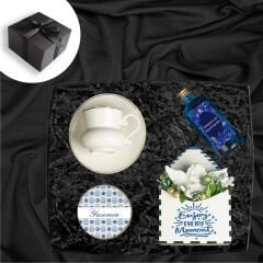 eJOYA Ahşap Kutusunda Türk Kahvesi Fincanı Kişiye Özel Mum Kolonya ve Melek Biblo Hediye Seti 116030