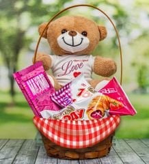 eJOYA Kişiye Özel Peluş Oyuncak & Çilekli Kokolin & Çileki Kruvasan & Vişneli Donut Hediye Sepeti 111205