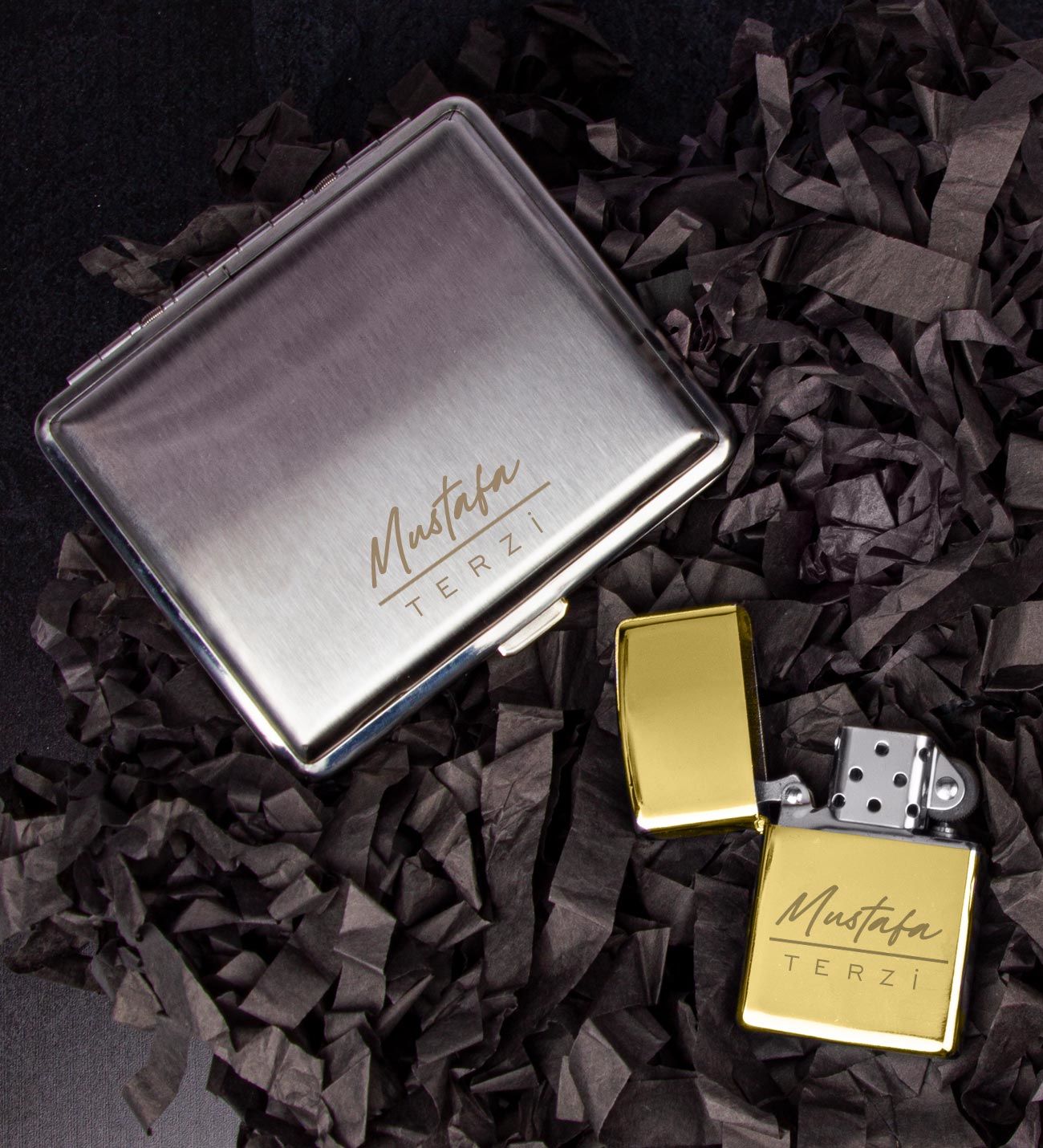 eJOYA Kişiye Özel Metal Sigara Tabakası Ve Zippo Model Çakmak Erkek Aksesuar Seti 107004