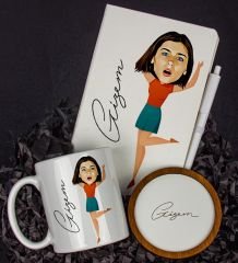 eJOYA Kişiye Özel Karikatür Tasarım Defter Kalem Kupa Ve Bardak Altlığı Hediye Seti 96221