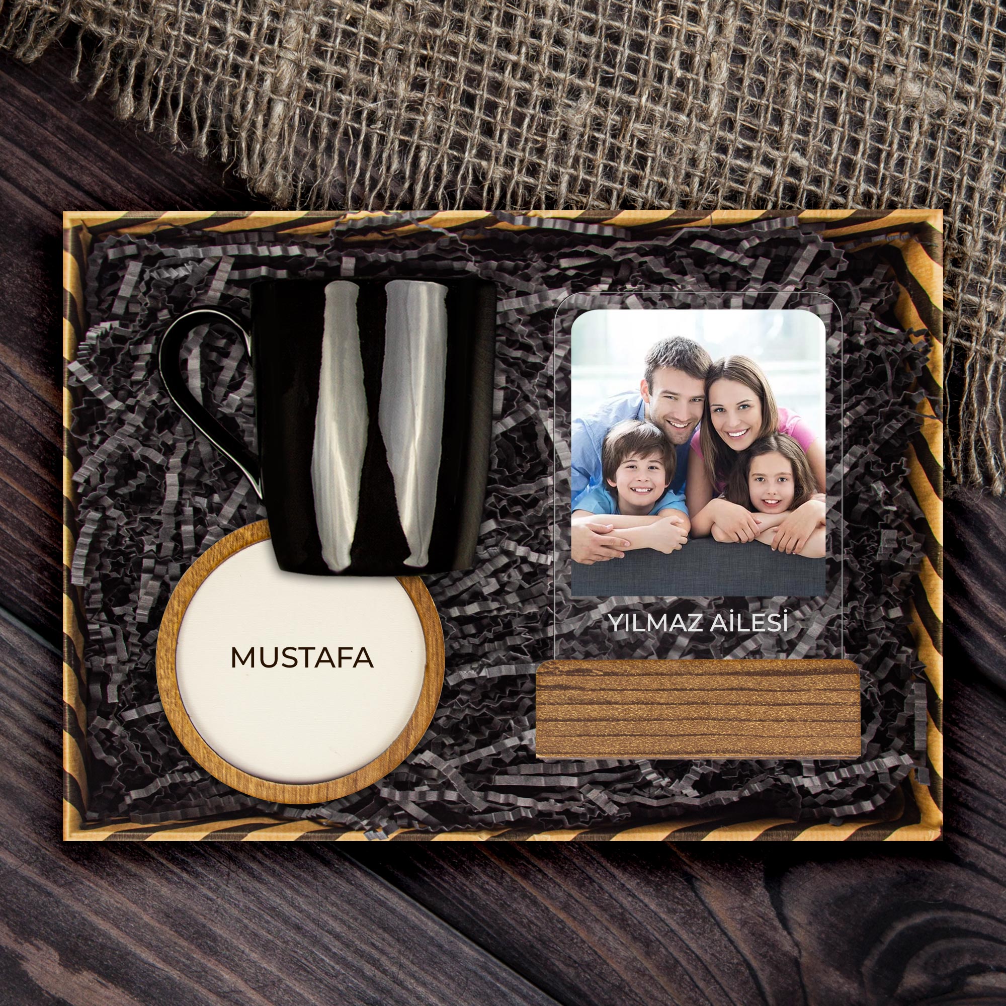 eJOYA Kişiye Özel Fotoğraflı Akrilik Çerçeve & Bardak Altlığı & Kupa Hediye Kutusu 113914