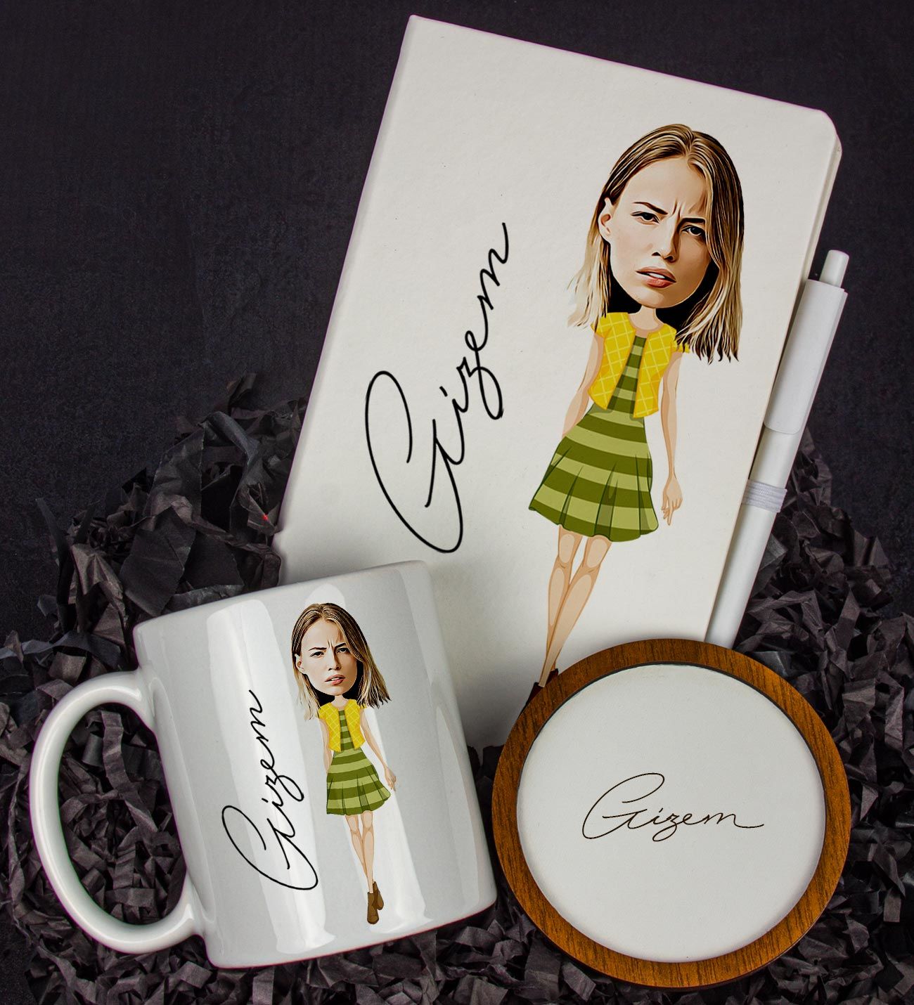 eJOYA Kişiye Özel Karikatür Tasarım Defter Kalem Kupa Ve Bardak Altlığı Hediye Seti 96258