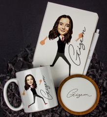 eJOYA Kişiye Özel Karikatür Tasarım Defter Kalem Kupa Ve Bardak Altlığı Hediye Seti 96283