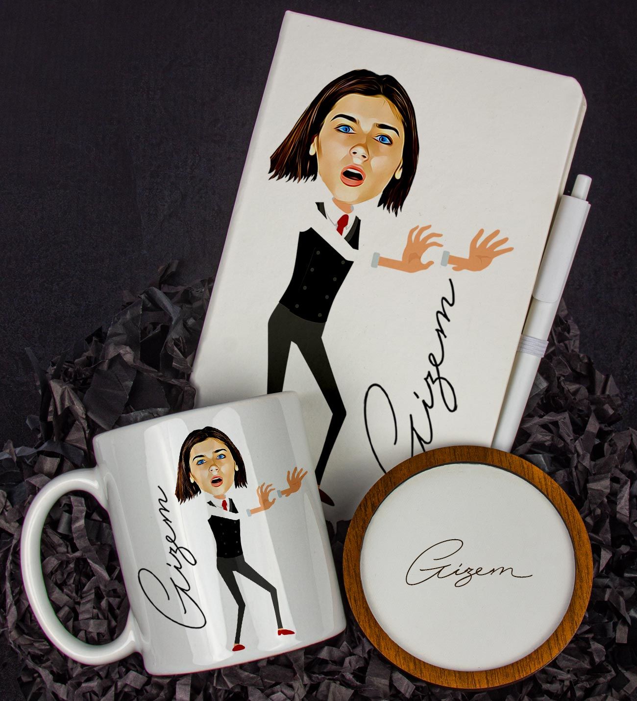 eJOYA Kişiye Özel Karikatür Tasarım Defter Kalem Kupa Ve Bardak Altlığı Hediye Seti 96284