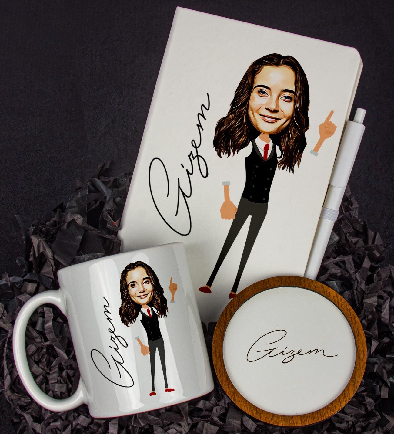 eJOYA Kişiye Özel Karikatür Tasarım Defter Kalem Kupa Ve Bardak Altlığı Hediye Seti 96292