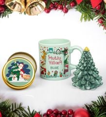 eJOYA Kişiye Özel Yeni Yıl Tasarımlı Kupa & Metal Kutusunda Mum & Çam Ağacı Biblo Hediye Seti 110677