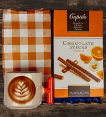 eJOYA Portakallı Çikolata & Latte Kupa & Amerikan Servis Hediye Kutusu 111102