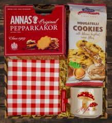 eJOYA Kişiye Özel Latte Kupa & Nutella Fındıklı Kurabiye & Tarçın ve Zencefilli Kurabiye & Amerikan Servis Hediye Kutusu 111107