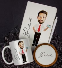 eJOYA Kişiye Özel Karikatür Tasarım Defter Kalem Kupa Ve Bardak Altlığı Hediye Seti 96309