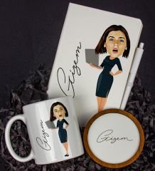 eJOYA Kişiye Özel Karikatür Tasarım Defter Kalem Kupa Ve Bardak Altlığı Hediye Seti 96316