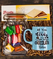 eJOYA Kişiye Özel Kupa & Tiamo Sütlü Kokolin Çikolata & Choco Beyaz Çikolatalı Biscuit Hediye Kutusu 111116