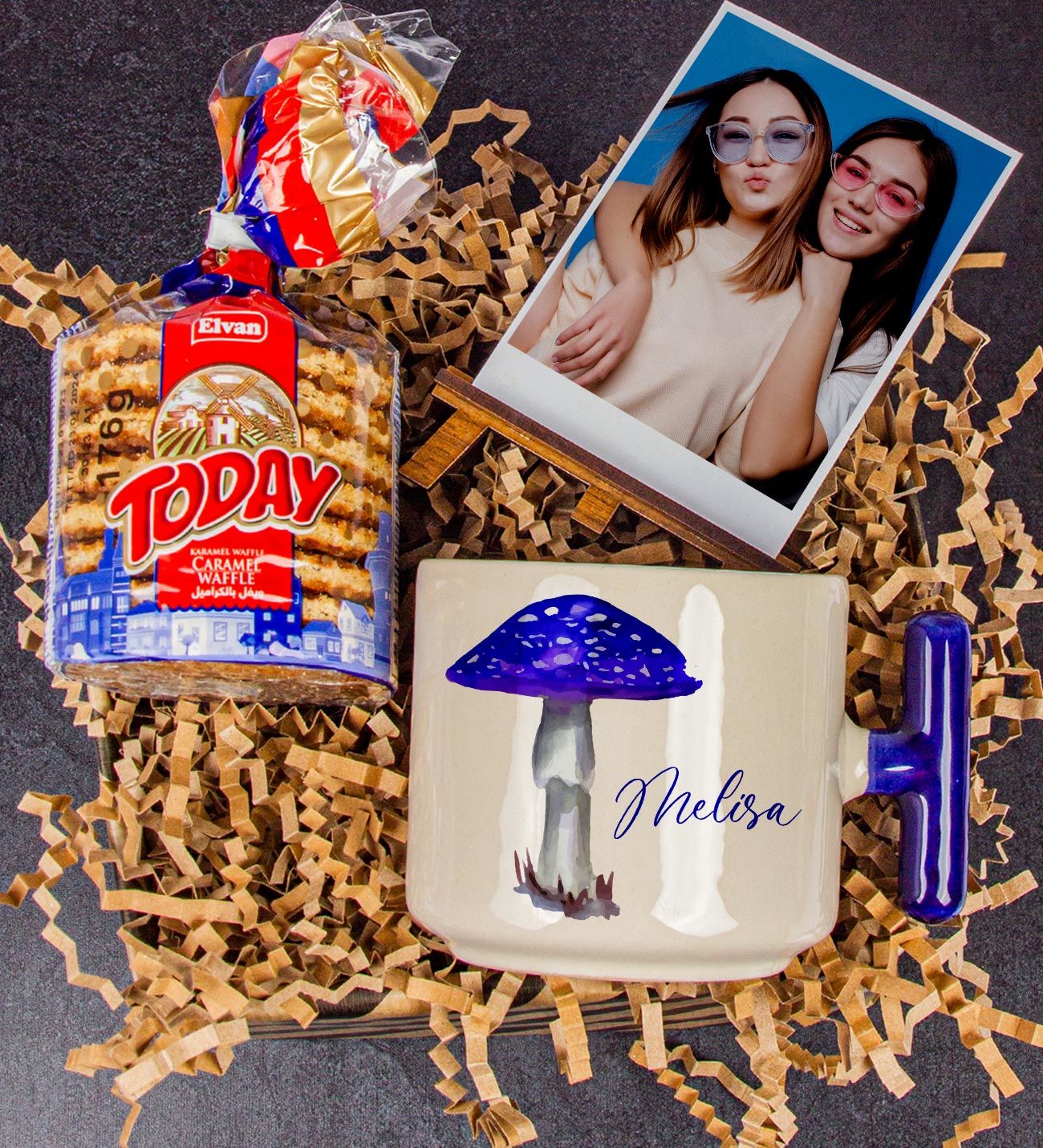 eJOYA Kişiye Özel Kupa & Karamelli Waffle & Fotoğraflık Hediye Kutusu 111134
