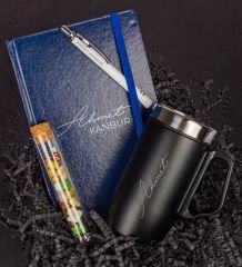 eJOYA Kişiye Özel Tasarım Defter Kalem & Kişiye Özel Termos & Çakıl Taşı Çikolata Hediye Seti 111556