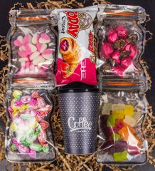 eJOYA Kalp Candy Şeker & Çilekli Çikolata & Meyveli Aromalı Şekerler & Kahve Bardağı Hediye Kutusu 111153