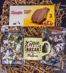 eJOYA Kişiye Özel Kupa & Fındıklı Gofret & Çakıltaşı Çikolata & Kahveli Şeker Hediye Kutusu 111162