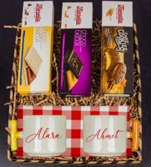 eJOYA Kişiye Özel Kupalar & Bitter Çikolatalı Biscuit & Beyaz Çikolatalı Biscuit & Choco Cookies & Amerikan Servis Hediye Kutusu 111174