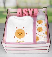 eJOYA Ahşap Sandıkta Kişiye Özel Zıbın Biberon Ve Taş İsimlik Bebek Hediye Seti 109492