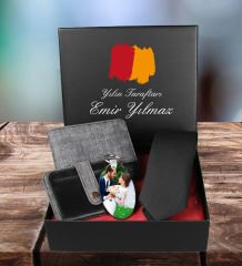 eJOYA Taraftara Özel Cüzdan Kartlık Kravat Ve Fotoğraflı Anahtarlık Erkek Hediye Seti 94446