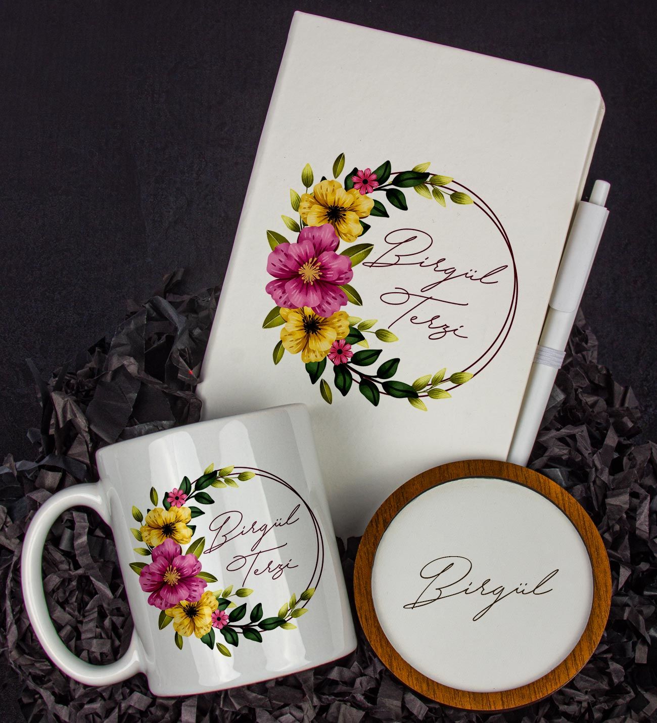 eJOYA Kişiye Özel Defter Kalem Kupa Ve Bardak Altlığı Hediye Seti 103833