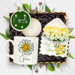 eJOYA Kişiye Özel Papatya Tasarım Kupa & Mum & Papatya Figür Mektup Aranjmanı Hediye Kutusu 113181