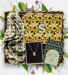 eJOYA Kişiye Özel 14 Ayar Altın Harf Kolye & Fular & Makyaj Çantası & Mesaj Kartı Hediye Kutusu 113308