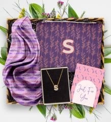 eJOYA Kişiye Özel 14 Ayar Altın Harf Kolye & Fular & Makyaj Çantası & Mesaj Kartı Hediye Kutusu 113312