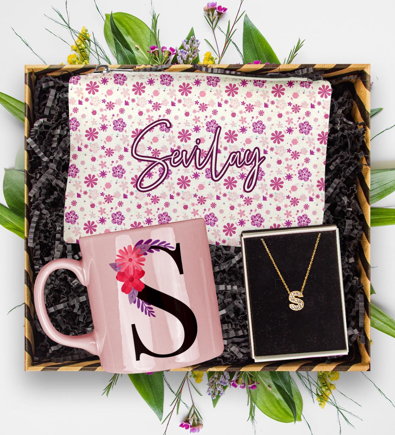 eJOYA Kişiye Özel 14 Ayar Altın Harf Kolye & Kupa Bardak & Makyaj Çantası Hediye Kutusu 113318