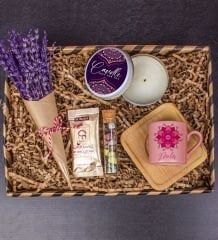 eJOYA Kişiye Özel Türk Kahvesi Fincanı & Drajeler & Mum & Lavanta Buketi Hediye Kutusu 111722
